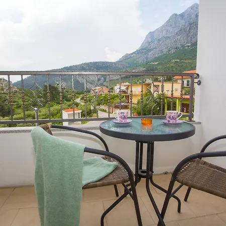 Ivan Apartment *